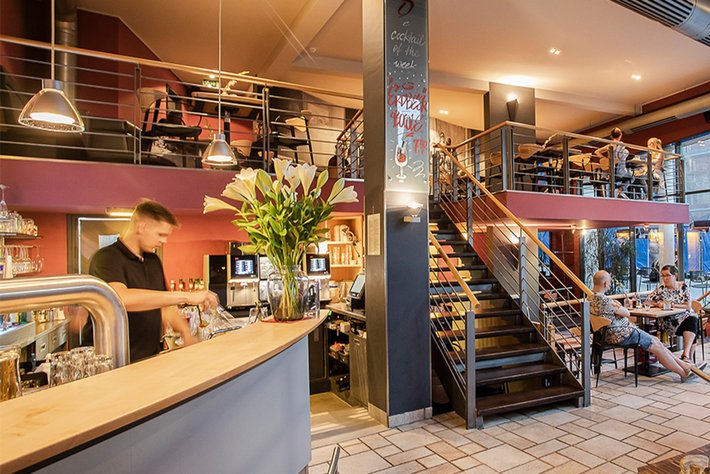 N8 Café & Bar